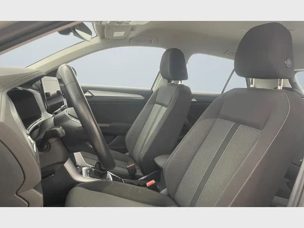 Volkswagen T-Roc (2023) — foto 2 van 24
