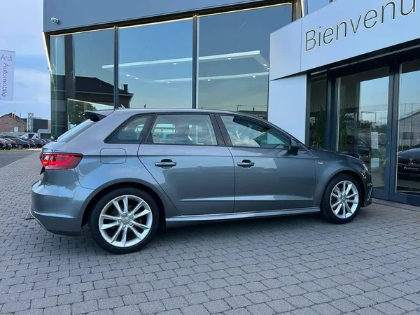 Audi A3 (2016) — foto 11 van 21