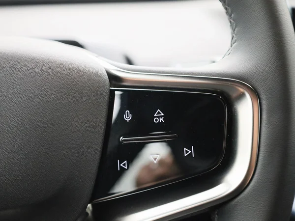 Volvo EX30 (2024) — foto 17 van 38