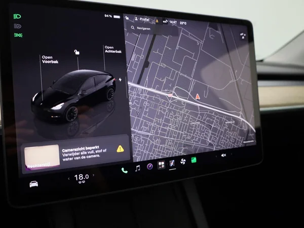 Tesla Model Y (2023) — foto 17 van 39