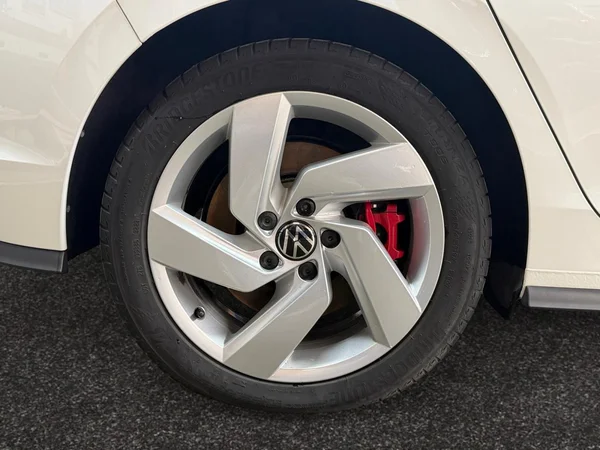 VOLKSWAGEN Golf VIII GTI (2023) — foto 8 van 16
