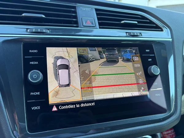 VOLKSWAGEN Tiguan (2018) — foto 6 van 20
