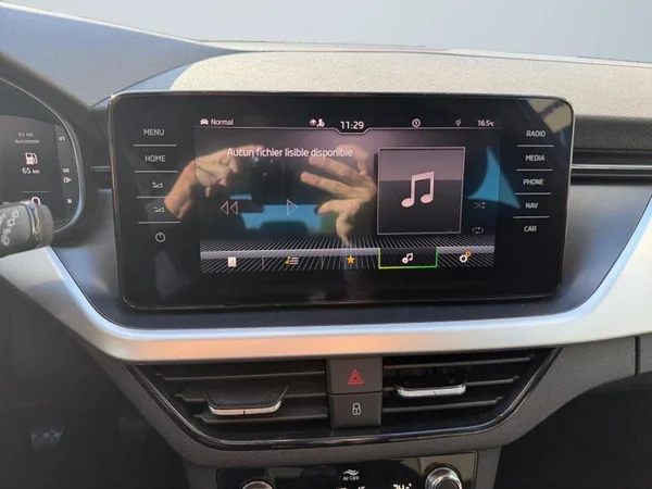 SKODA Kamiq (2022) — foto 6 van 31