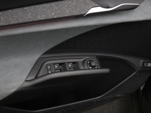 SKODA Enyaq Coupé (2025) — foto 6 van 28