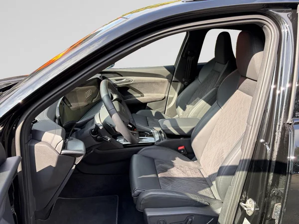 AUDI Q5 Sportback (2025) — foto 2 van 18