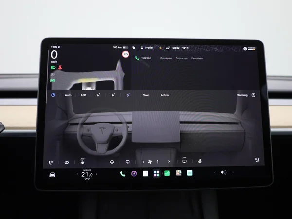 Tesla Model Y (2023) — foto 9 van 43