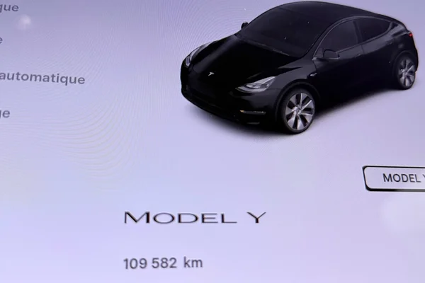 Tesla Model 3 (2023) — foto 9 van 36