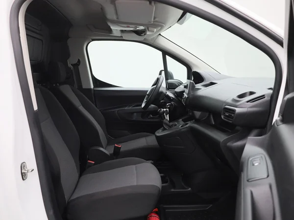 Peugeot Partner (2021) — foto 3 van 32