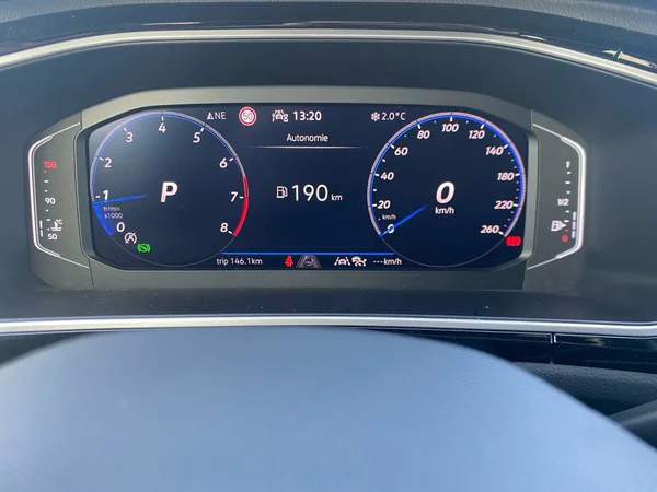 VOLKSWAGEN T-Roc (2024) — foto 5 van 17