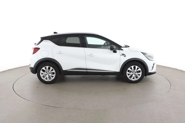 Renault Captur (2022) — foto 13 van 16