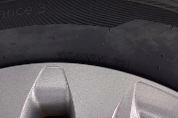 Kia Ceed (2023) — foto 7 van 18