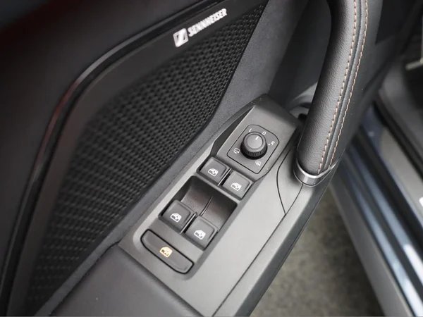 CUPRA Leon SW (2024) — foto 6 van 27