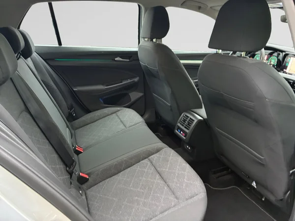 VOLKSWAGEN Golf VIII (2021) — foto 15 van 24