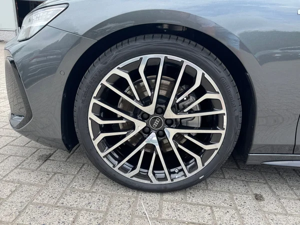 AUDI A6 Avant (2025) — foto 16 van 24