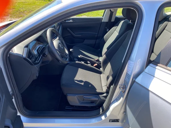 VOLKSWAGEN Polo (2018) — foto 5 van 17