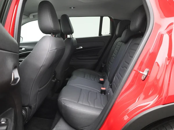 Jeep Avenger (2024) — foto 4 van 42