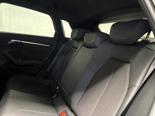 AUDI A3 Sportback (2023) — foto 3 van 19