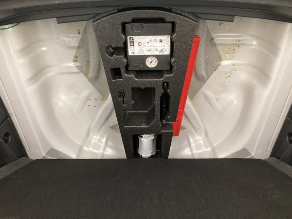 SKODA Karoq (2023) — foto 8 van 36