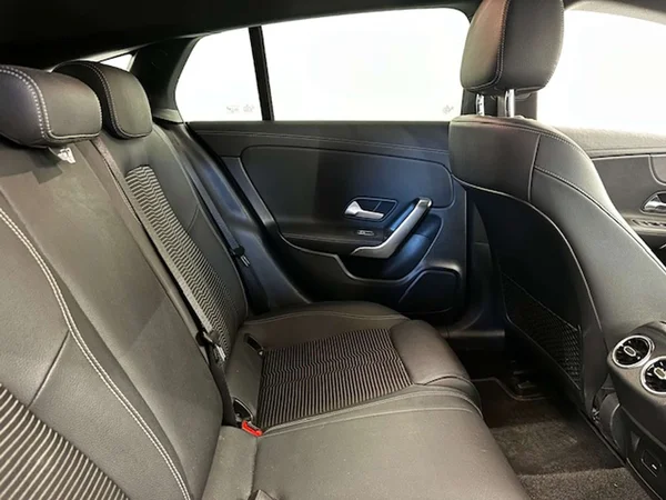 Mercedes-Benz CLA (2023) — foto 13 van 15
