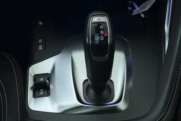 Jaguar E-Pace (2020) — foto 4 van 23