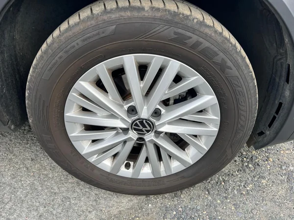 VOLKSWAGEN T-Roc (2022) — foto 13 van 24