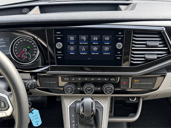 VOLKSWAGEN T6 California (2023) — foto 7 van 24