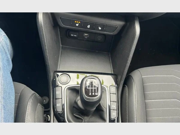 Kia SPORTAGE (2024) — foto 3 van 19