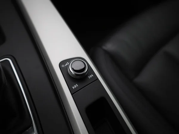 Audi A4 (2023) — foto 28 van 45