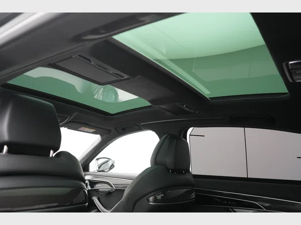 AUDI A8 Long PHEV (2024) — foto 13 van 43