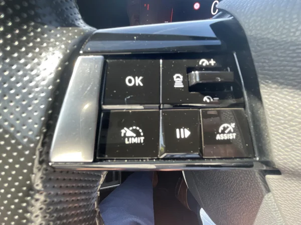 Opel Astra (2022) — foto 7 van 22