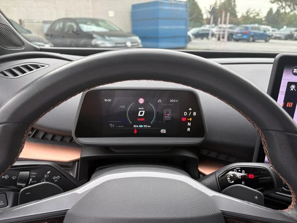 CUPRA Tavascan (2026) — foto 6 van 24