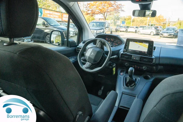 Peugeot RIFTER (2020) — foto 15 van 37