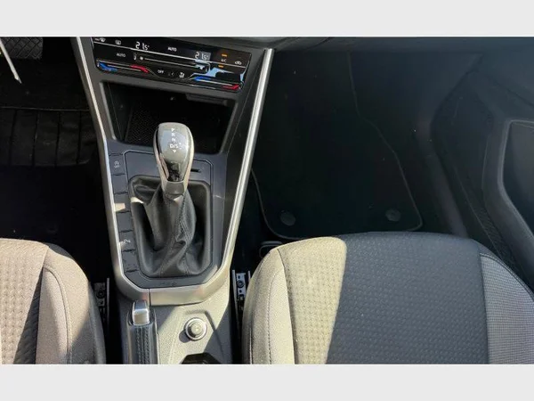 Volkswagen Polo (2023) — foto 17 van 30