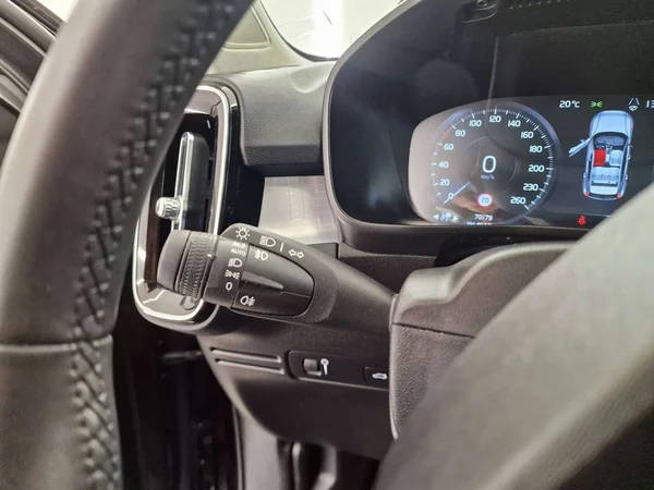 Volvo XC40 (2022) — foto 5 van 15