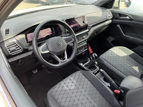 VOLKSWAGEN T-Cross (2024) — foto 8 van 22