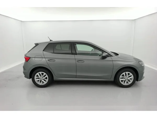 SKODA Fabia (2022) — foto 2 van 36