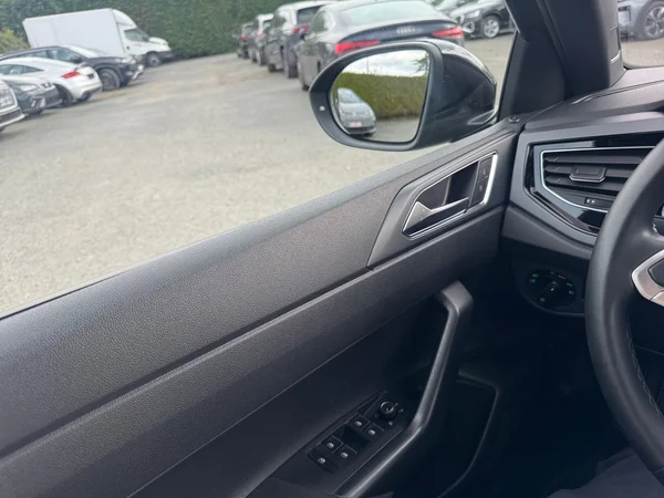 VOLKSWAGEN Taigo (2024) — foto 5 van 24