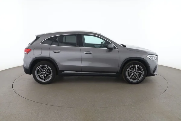 Mercedes-Benz GLA-Klasse (2022) — foto 13 van 16