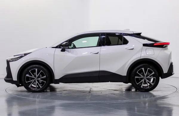 Toyota C-HR Hybrid (HEV) (2024) — foto 12 van 44