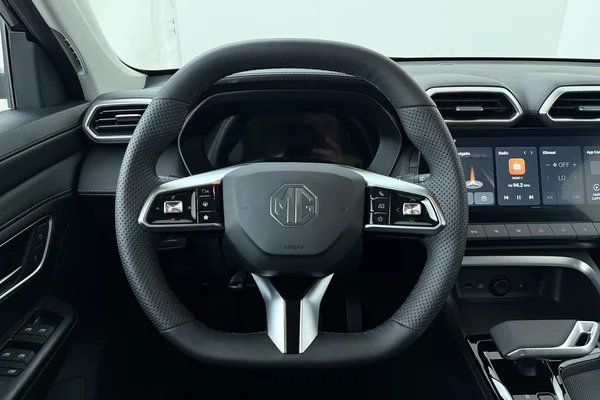 MG ZS Hybrid+ (2026) — foto 2 van 12