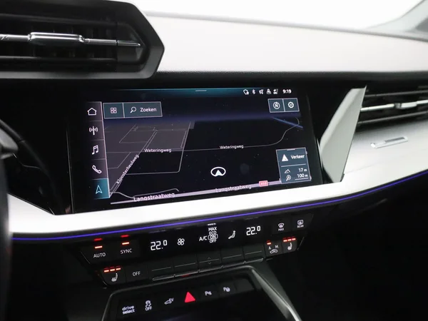 Audi A3 (2021) — foto 6 van 38