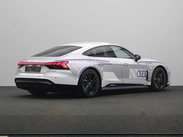 AUDI RS e-tron GT (2025) — foto 12 van 27