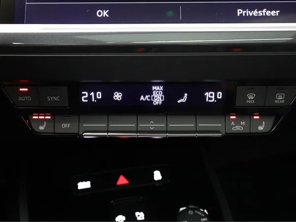 AUDI Q4 e-tron (2025) — foto 27 van 27
