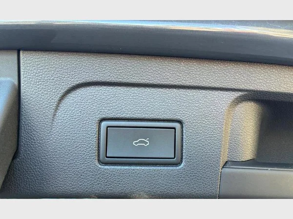Volkswagen Touran (2023) — foto 11 van 21