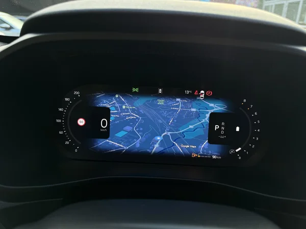 VOLVO XC40 (2025) — foto 2 van 18