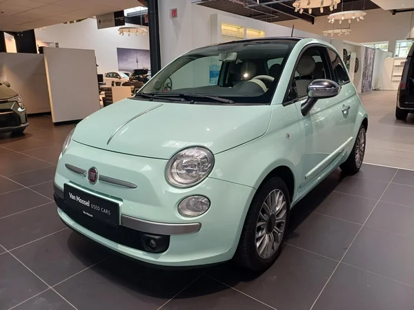 Fiat 500 (2015) — foto 12 van 22