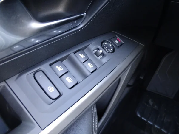 Peugeot e-3008 (2025) — foto 5 van 18