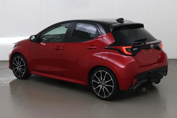 Toyota Yaris Hybrid (HEV) (2023) — foto 15 van 21