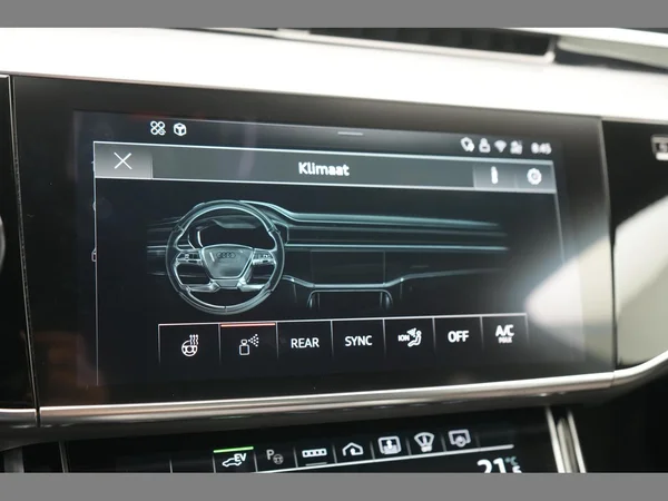 AUDI A8 Long PHEV (2024) — foto 16 van 53