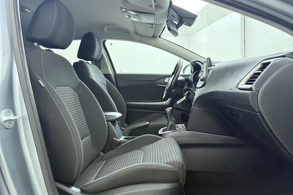 Kia Xceed (2023) — foto 17 van 19